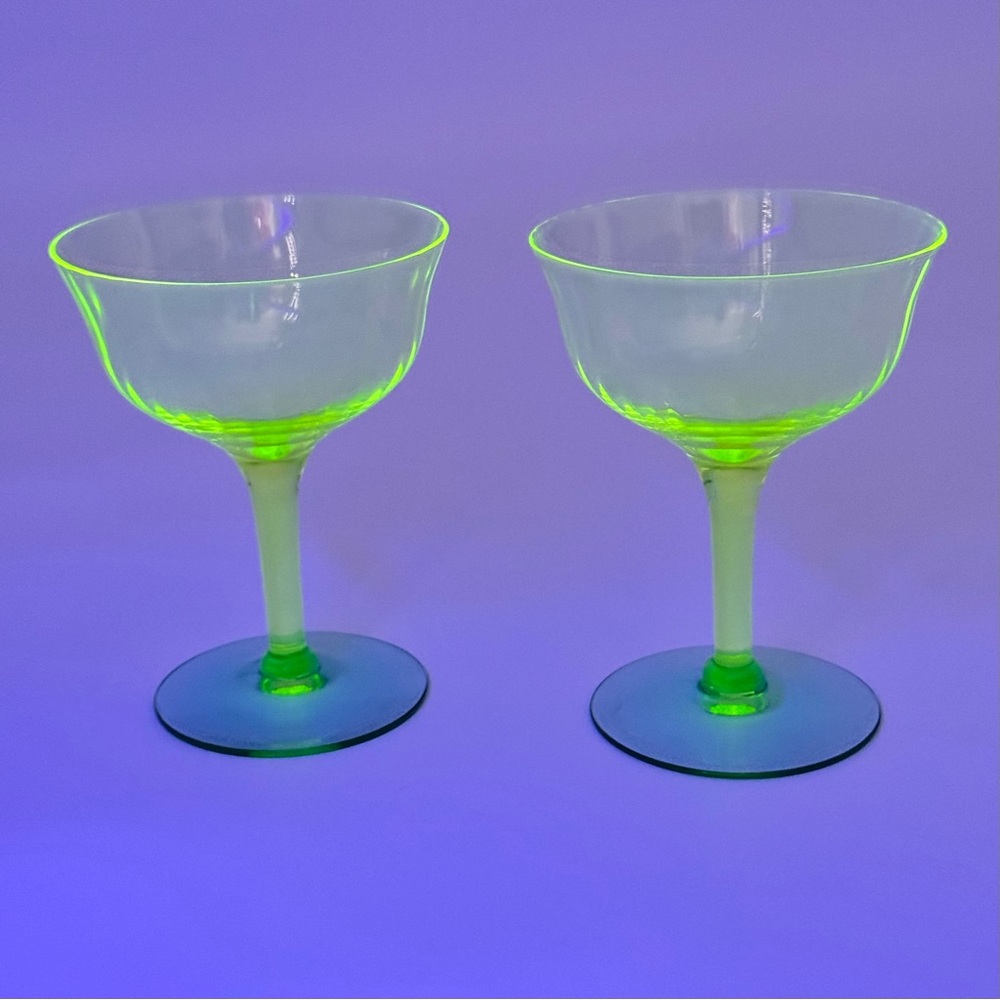 Set-of-2 VTG Tiffin Franciscan Optic Swirl Uranium Glass Champagne Coupes